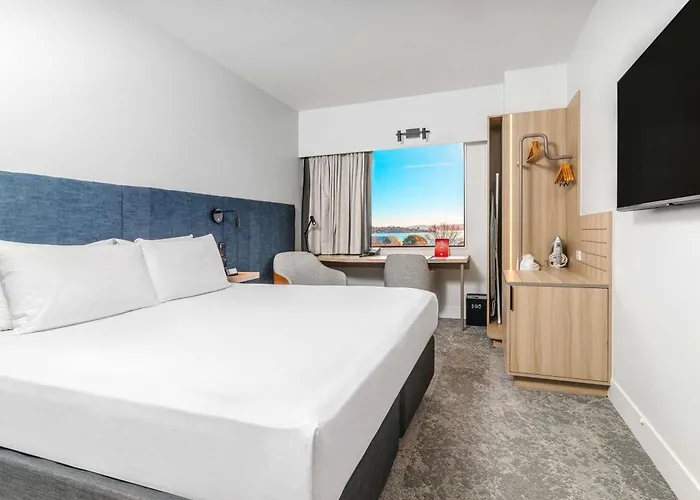 Ibis Hotel 3*